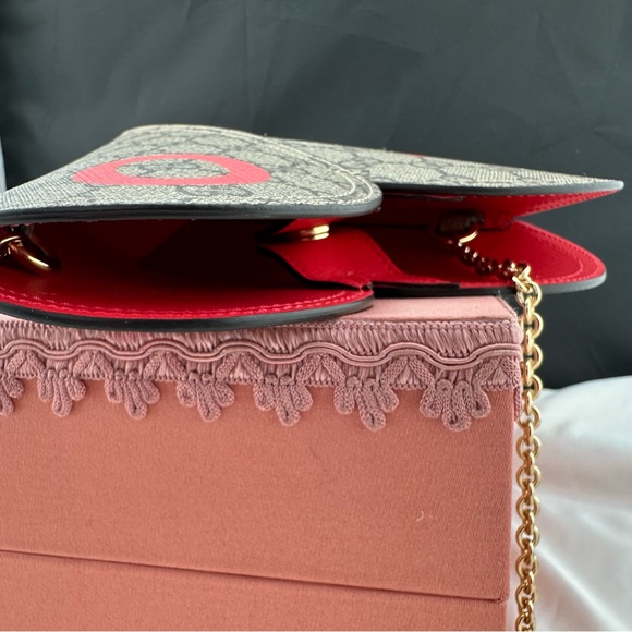 Gucci Valentine's Day Small Heart Bag NEW WITH DUSTBAG - Picture 14 of 17